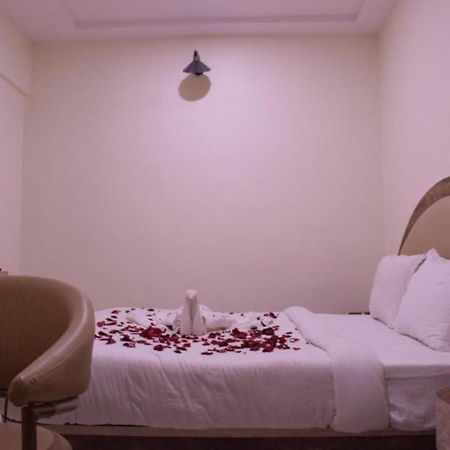 Hotel The Hills, 阿姆比卡普尔 外观 照片